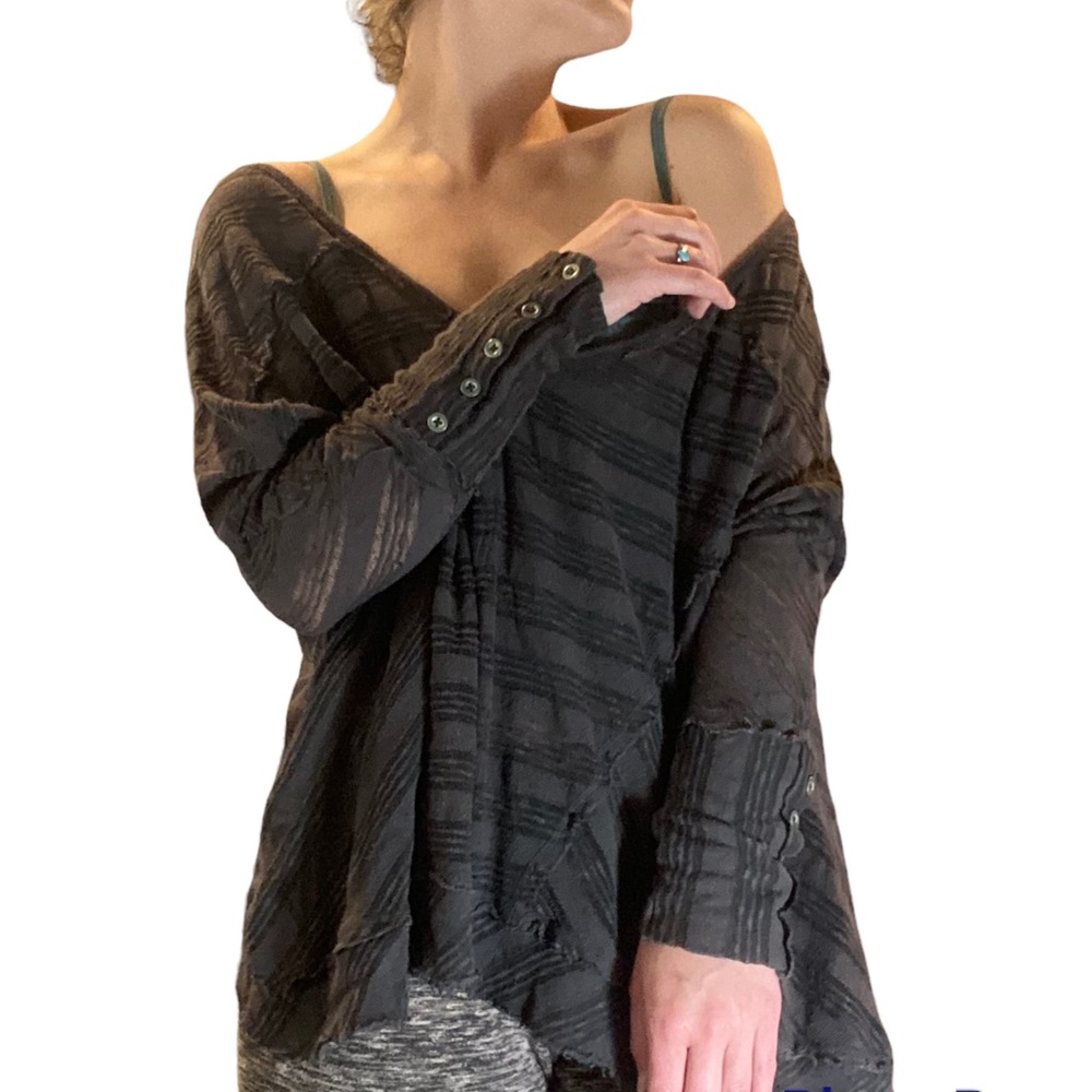 Free People Distressed Pullover Loose Fit Top Size Medium Dark Gray